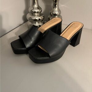 A new day Platform black heel sandal